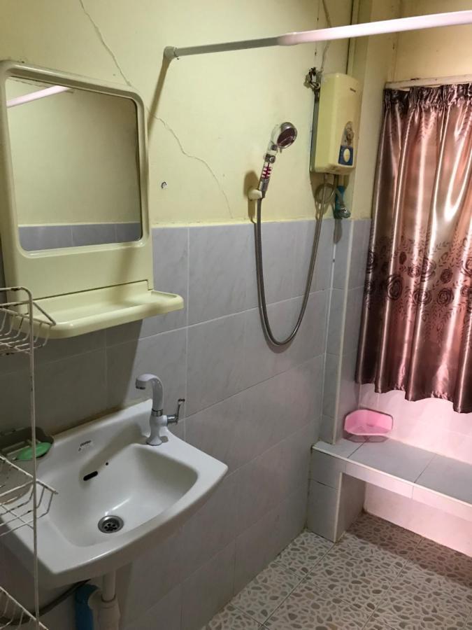 Sv. House Hotel Pantai Jomtien Luaran gambar