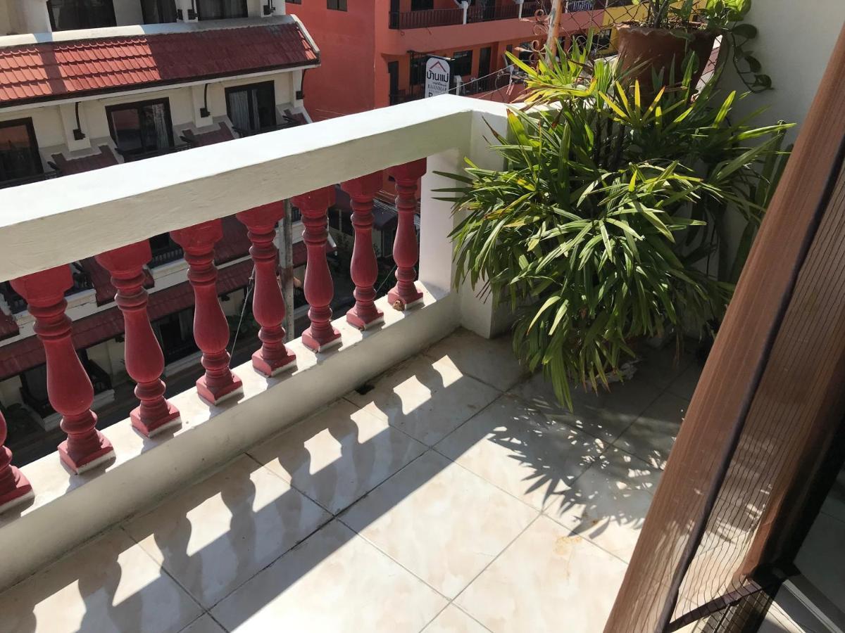 Sv. House Hotel Pantai Jomtien Luaran gambar