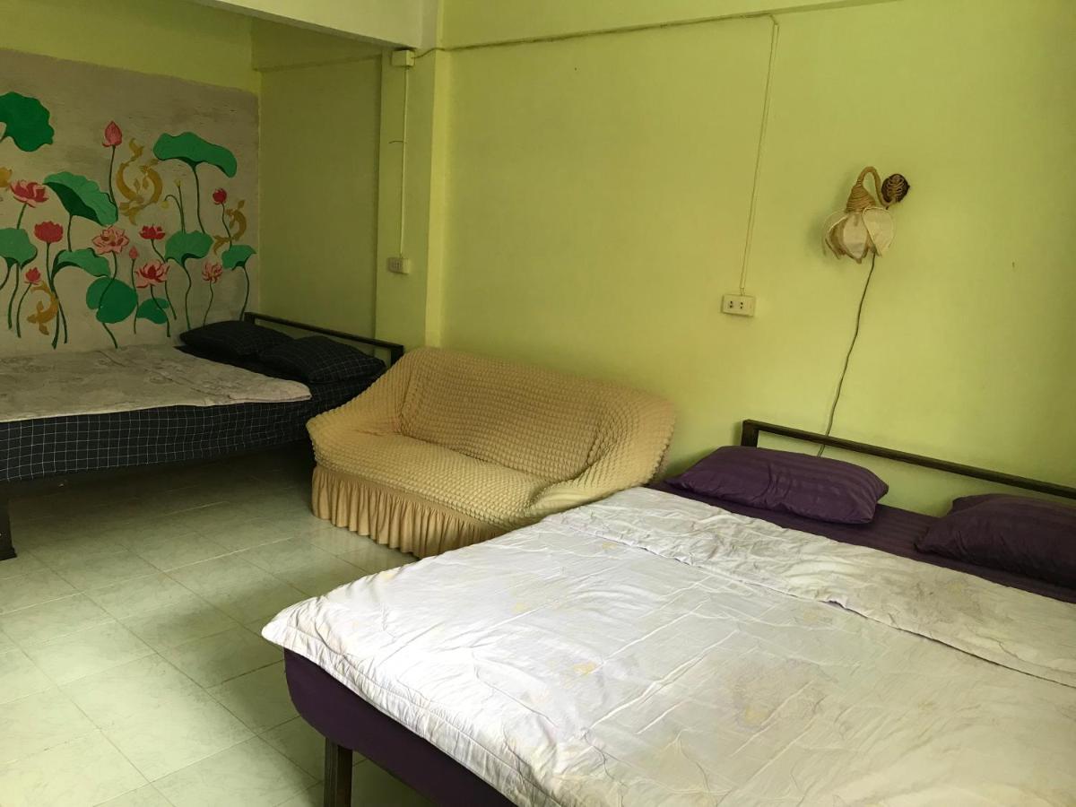 Sv. House Hotel Pantai Jomtien Luaran gambar