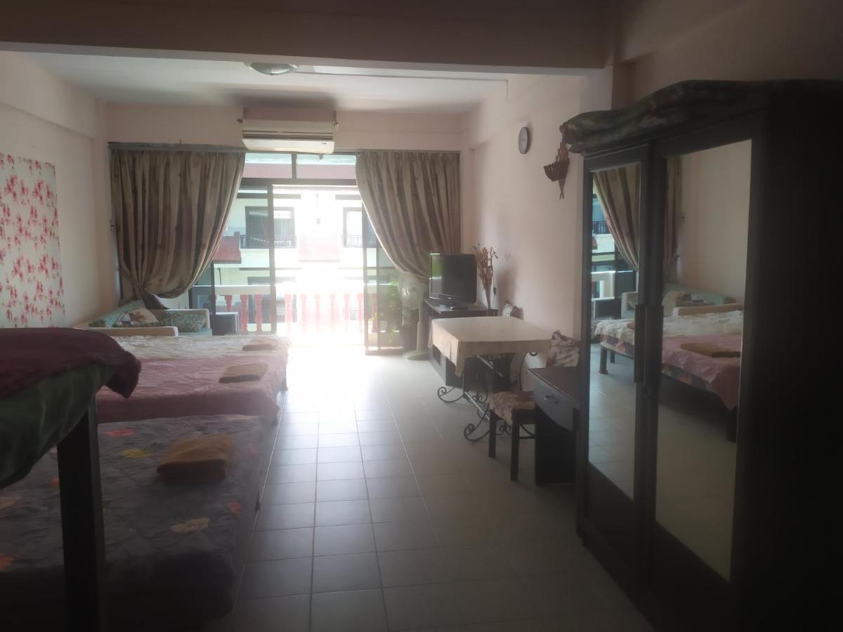 Sv. House Hotel Pantai Jomtien Luaran gambar