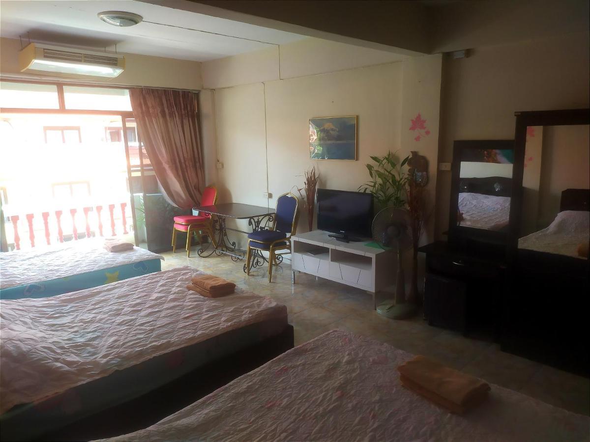 Sv. House Hotel Pantai Jomtien Luaran gambar