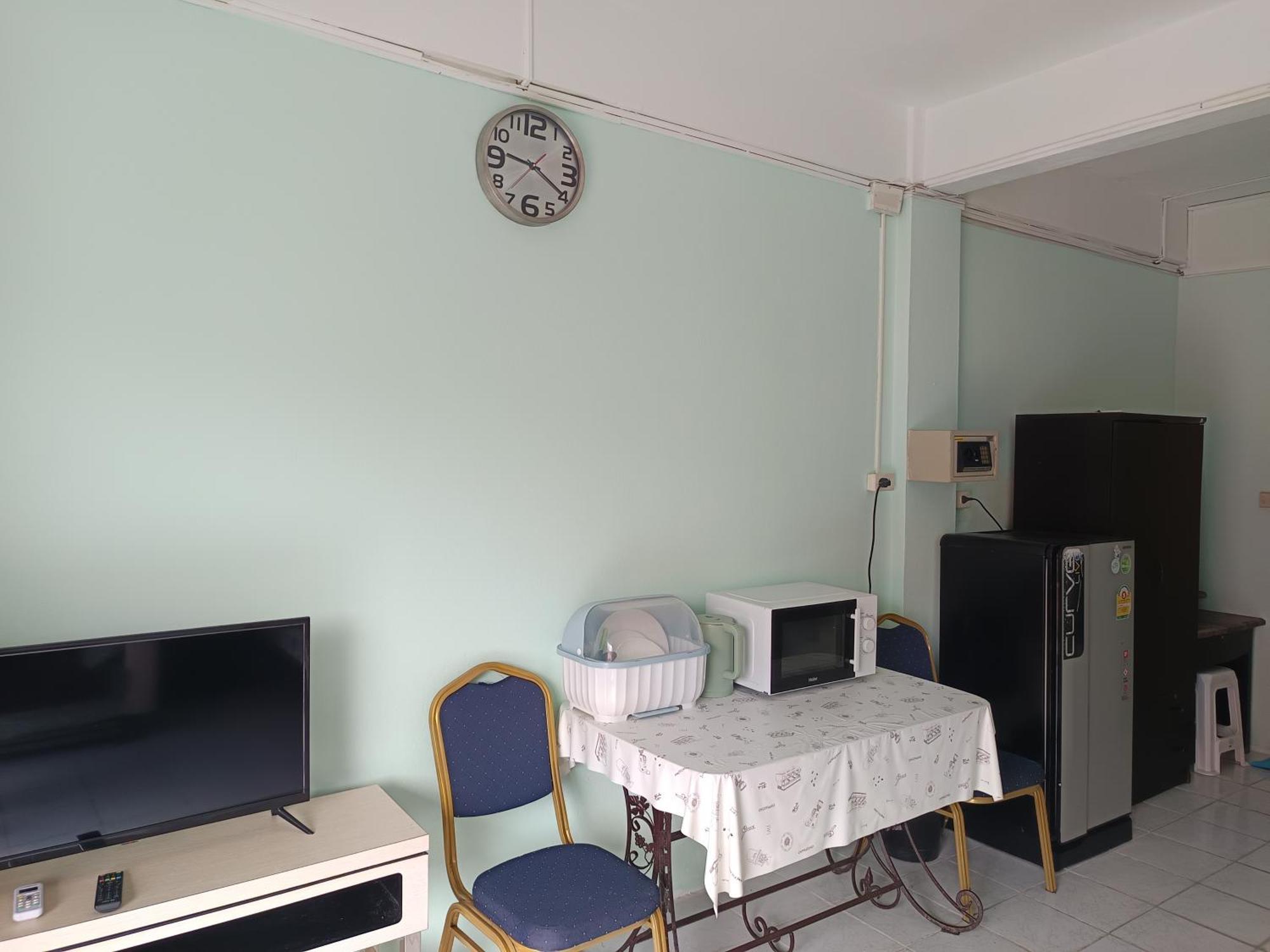 Sv. House Hotel Pantai Jomtien Luaran gambar