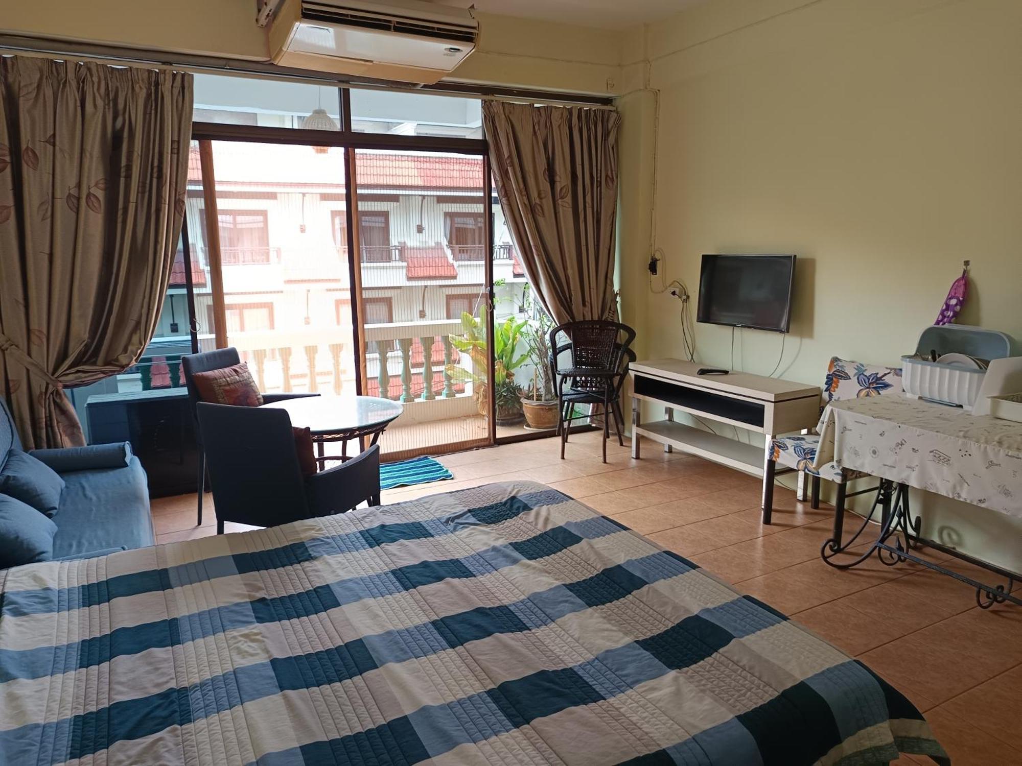 Sv. House Hotel Pantai Jomtien Luaran gambar